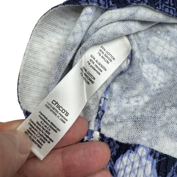 Chico's Women's Floral Paisley V-Neck Button Front Cardigan Sweater, Sz 3 /US XL - Picture 8 of 10